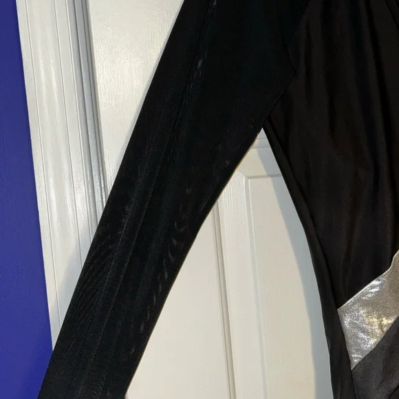 Black and Silver Long Sleeve Swimsuit - Picture 3 of 5